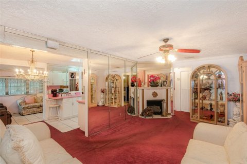 Villa ou maison à vendre à Miami, Floride: 2 chambres, 98.66 m2 № 1947721 - photo 5