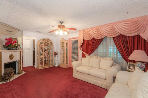 Villa ou maison à vendre à Miami, Floride: 2 chambres, 98.66 m2 № 1947721 - photo 6