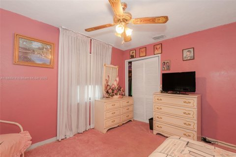 Villa ou maison à vendre à Miami, Floride: 2 chambres, 98.66 m2 № 1947721 - photo 22