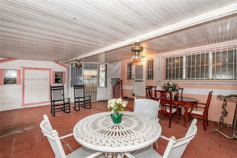 Villa ou maison à vendre à Miami, Floride: 2 chambres, 98.66 m2 № 1947721 - photo 26