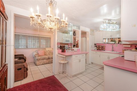 Villa ou maison à vendre à Miami, Floride: 2 chambres, 98.66 m2 № 1947721 - photo 8