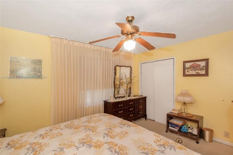 Villa ou maison à vendre à Miami, Floride: 2 chambres, 98.66 m2 № 1947721 - photo 18