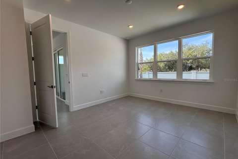 House in Englewood, Florida 2 bedrooms, 146.69 sq.m. № 2152371 - photo 20