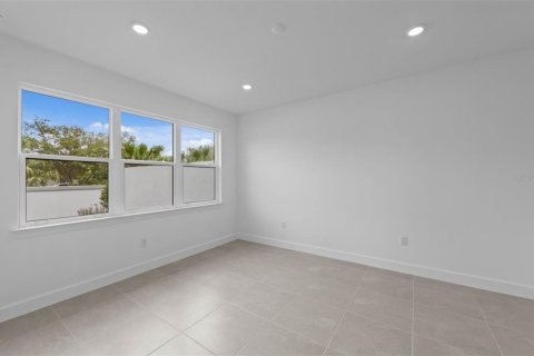 House in Englewood, Florida 2 bedrooms, 146.69 sq.m. № 2152371 - photo 30