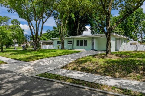 Casa en Apopka, Florida 3 dormitorios, 110.46 m2 № 2110762
