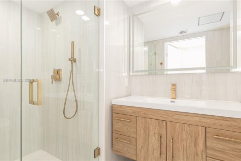 Condominio en alquiler en Fort Lauderdale, Florida, 2 dormitorios, 197.79 m2 № 2077594 - foto 16