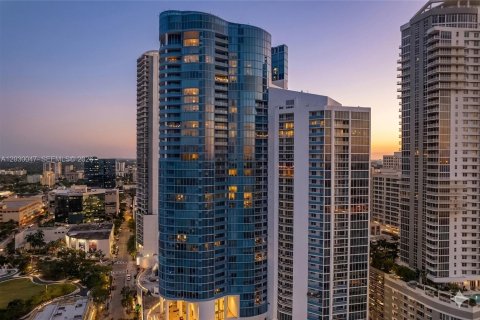 Condominio en Fort Lauderdale, Florida, 2 dormitorios  № 2077594