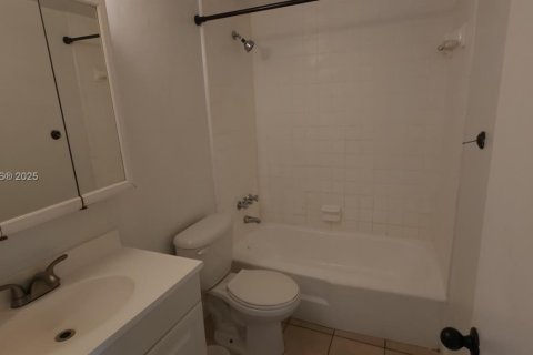 Condominio en venta en Fort Lauderdale, Florida, 2 dormitorios, 80.82 m2 № 1748830 - foto 13