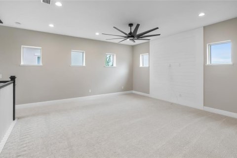 House in LAKESHORE in Winter Garden, Florida 4 bedrooms, 280.75 sq.m. № 2389124 - photo 27