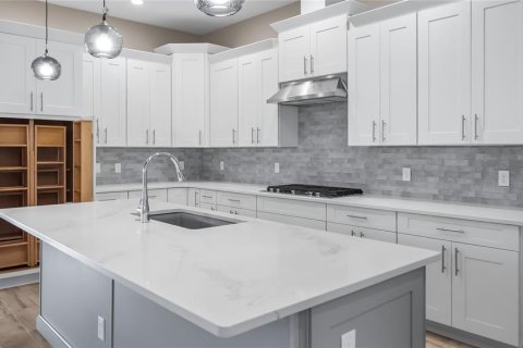 House in LAKESHORE in Winter Garden, Florida 4 bedrooms, 280.75 sq.m. № 2389124 - photo 8