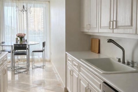Apartamento en alquiler en Sunny Isles Beach, Florida, 2 dormitorios, 142.14 m2 № 2053133 - foto 13