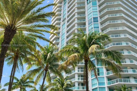 Apartamento en Sunny Isles Beach, Florida 2 dormitorios, 142.14 m2 № 2053133