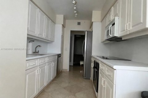 Apartamento en alquiler en Sunny Isles Beach, Florida, 2 dormitorios, 142.14 m2 № 2053133 - foto 12