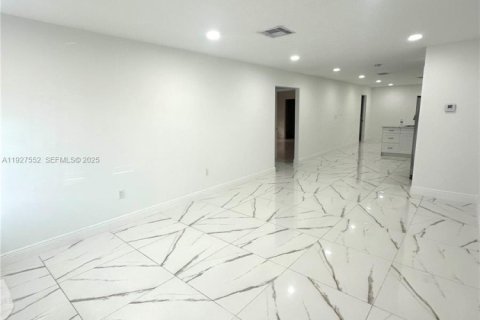 Casa en venta en Miami, Florida, 2 dormitorios, 120.77 m2 № 1986718 - foto 6
