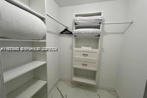 Casa en venta en Miami, Florida, 2 dormitorios, 120.77 m2 № 1986718 - foto 5