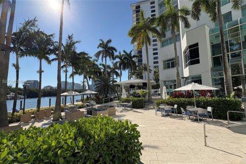 Copropriété à vendre à Fort Lauderdale, Floride: 2 chambres, 77.67 m2 № 2064388 - photo 2
