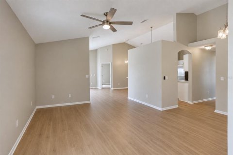 Villa ou maison à vendre à Clermont, Floride: 3 chambres, 171.78 m2 № 2404686 - photo 3