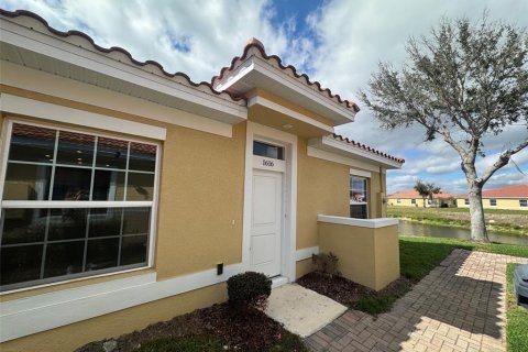 Villa ou maison à Poinciana, Floride 2 chambres, 98.1 m2 № 2416639