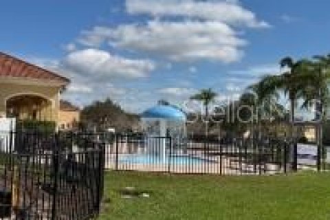 Villa ou maison à louer à Poinciana, Floride: 2 chambres, 98.1 m2 № 2416639 - photo 13