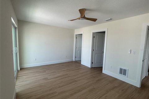 Immobilier commercial à vendre à Indian Rocks Beach, Floride: 6 chambres, 278.71 m2 № 2355816 - photo 9