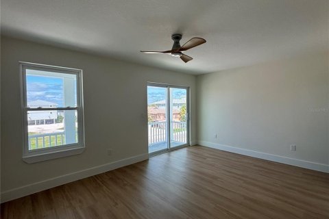 Immobilier commercial à vendre à Indian Rocks Beach, Floride: 6 chambres, 278.71 m2 № 2355816 - photo 8