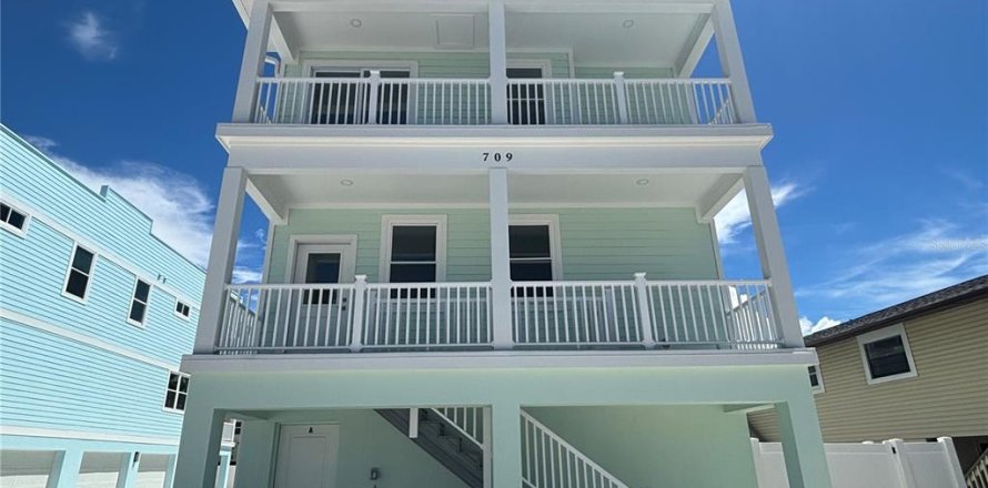 Immobilier commercial à Indian Rocks Beach, Floride 6 chambres, 278.71 m2 № 2355816