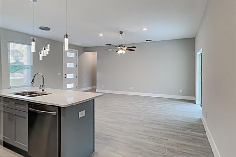 Casa en alquiler en Kissimmee, Florida, 4 dormitorios, 149.11 m2 № 2113017 - foto 5