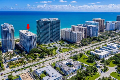 Condo in Bal Harbour, Florida, 3 bedrooms  № 1850775 - photo 1