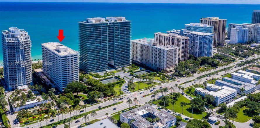 Condo in Bal Harbour, Florida, 3 bedrooms  № 1850775