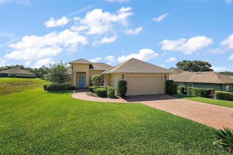 Villa ou maison à vendre à Lady Lake, Floride: 3 chambres, 217.39 m2 № 1749410 - photo 12
