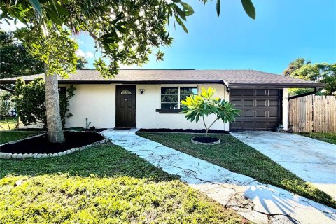 Casa en Port Charlotte, Florida 3 dormitorios, 112.32 m2 № 2371787
