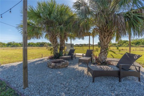 House in Naples, Florida 4 bedrooms, 252.69 sq.m. № 1864858 - photo 29