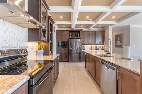 House in Naples, Florida 4 bedrooms, 252.69 sq.m. № 1864858 - photo 7