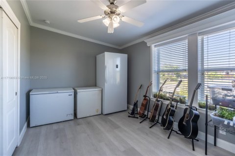 House in Naples, Florida 4 bedrooms, 252.69 sq.m. № 1864858 - photo 23