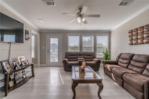 House in Naples, Florida 4 bedrooms, 252.69 sq.m. № 1864858 - photo 17