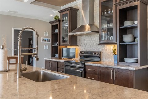 House in Naples, Florida 4 bedrooms, 252.69 sq.m. № 1864858 - photo 10