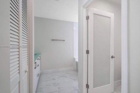 Touwnhouse à louer à Miami, Floride: 3 chambres, 166.3 m2 № 1986715 - photo 24