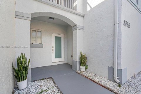 Touwnhouse à louer à Miami, Floride: 3 chambres, 166.3 m2 № 1986715 - photo 3