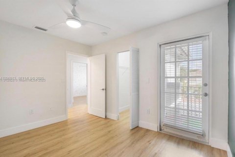 Touwnhouse à louer à Miami, Floride: 3 chambres, 166.3 m2 № 1986715 - photo 20