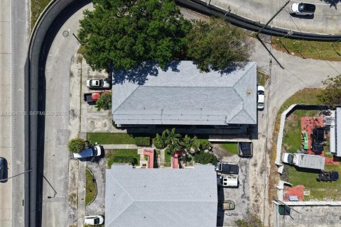 Immobilier commercial à vendre à Miami, Floride № 2055692 - photo 8