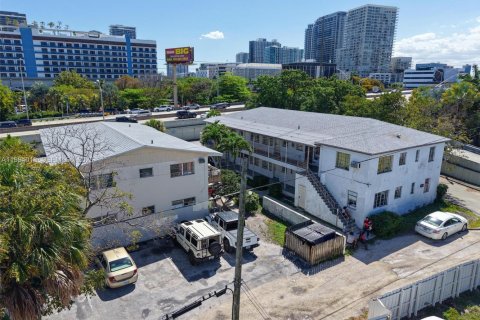 Immobilier commercial à vendre à Miami, Floride № 2055692 - photo 9