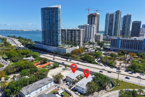 Commercial property in Miami, Florida № 2055692
