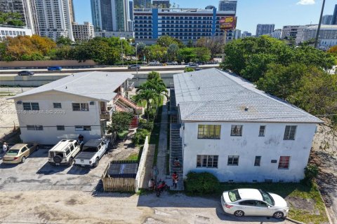 Immobilier commercial à vendre à Miami, Floride № 2055692 - photo 10