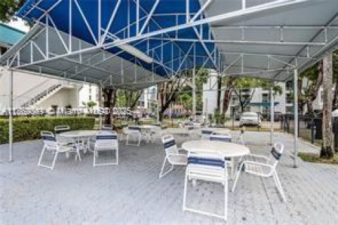 Copropriété à vendre à Sunny Isles Beach, Floride: 1 chambre, 57.6 m2 № 1892363 - photo 17