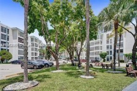 Copropriété à vendre à Sunny Isles Beach, Floride: 1 chambre, 57.6 m2 № 1892363 - photo 7