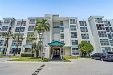 Copropriété à vendre à Sunny Isles Beach, Floride: 1 chambre, 57.6 m2 № 1892363 - photo 5