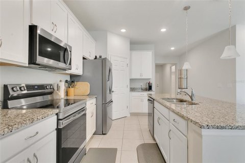 House in Tavares, Florida 3 bedrooms, 147.62 sq.m. № 1670206 - photo 9