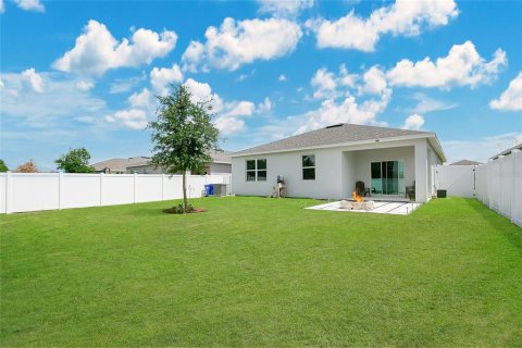 House in Tavares, Florida 3 bedrooms, 147.62 sq.m. № 1670206 - photo 27