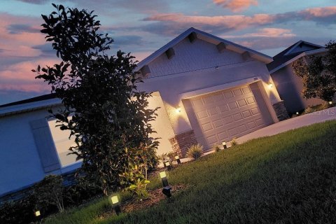House in Tavares, Florida 3 bedrooms, 147.62 sq.m. № 1670206 - photo 3