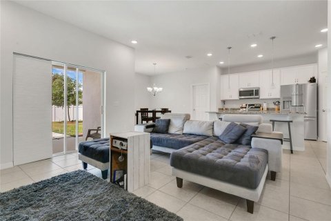 House in Tavares, Florida 3 bedrooms, 147.62 sq.m. № 1670206 - photo 13